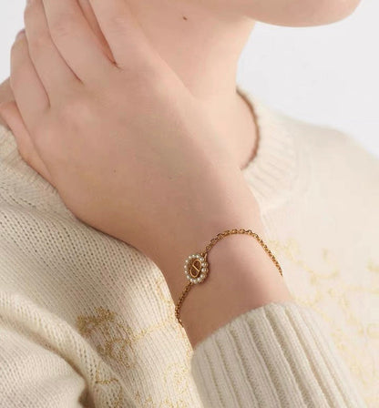 Dior Petite Pearl Necklace Bracelet